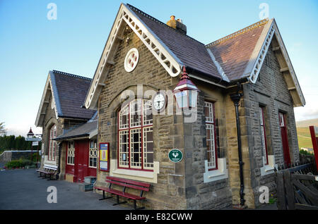 Horton in Ribblesdale Bahnhof in den Yorkshire Dales. Es ist eine der Stationen auf der Carlisle Bahnstrecke zu begleichen. Stockfoto