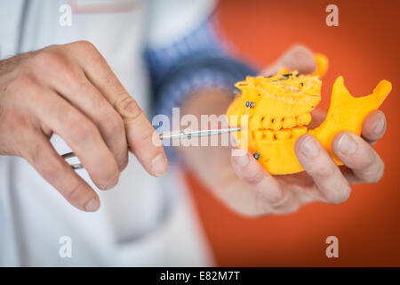 3D Druck des Gesichtsschädels eines Patienten von einer medizinische Bildgebung, erlaubt diese Technik zur Herstellung von benutzerdefinierten Implantat Stockfoto