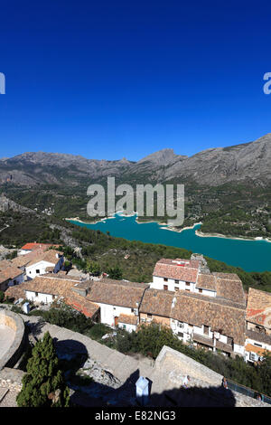 Der Stausee bei Guadalest mittelalterliche Dorf, Sierrade Aitana Berge, Costa Blanca, Spanien, Europa Stockfoto