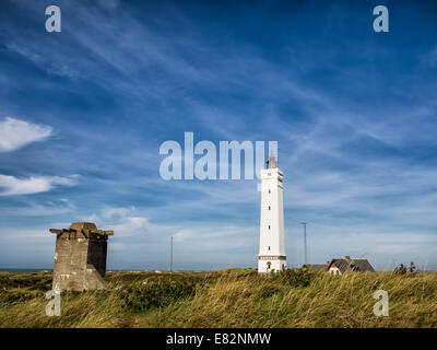 Leuchtturm in Blaavand an der stürmischen dänischen Nordsee-Küste Stockfoto