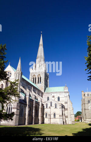 Die Kathedrale der Heiligen Dreifaltigkeit in Chichester, West Sussex, England, UK Stockfoto