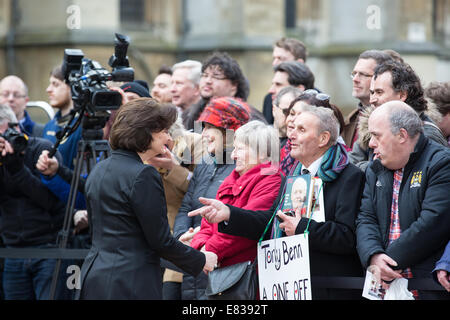 Trauergäste bei MP Tony Benn Beerdigung, St.-Margarethen Kirche, London Featuring: Cherie Blair wo: London, Vereinigtes Königreich bei: 27. März 2014 Stockfoto