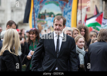 Trauergäste bei MP Tony Benn Beerdigung, St.-Margarethen Kirche, London Featuring: Alastair Campbell wo: London, Vereinigtes Königreich bei: 27. März 2014 Stockfoto