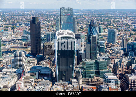 Die City of London ist das wichtigste finanzielle Viertel von London und wetteifert mit New York City als Finanz-Hauptstadt der Welt Stockfoto