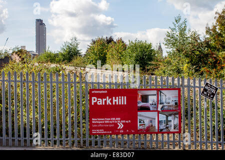 Urban Splash Zeichen für Park Hill Wohnungen, Grade II * aufgeführten Brutalist Rates Wohnsiedlung in Sheffield South Yorkshire England Stockfoto