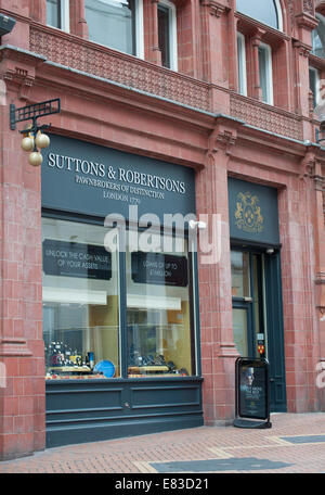 Sutton & Robertsons Shop vorne, 19 Corporation Street, Caxtongate, Birmingham, England, UK. Stockfoto