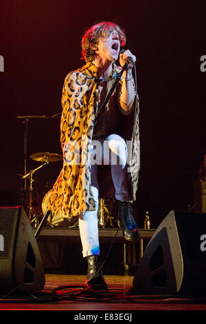 Chicago, Illinois, USA. 27. Sep, 2014. Sänger MATT SHULTZ Cage the Elephant-Band tritt im United Center in Chicago, Illinois © Daniel DeSlover/ZUMA Draht/Alamy Live News Stockfoto