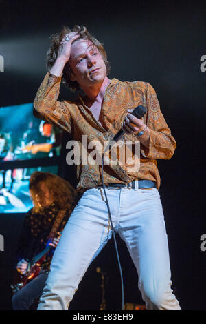 Chicago, Illinois, USA. 27. Sep, 2014. Sänger MATT SHULTZ Cage the Elephant-Band tritt im United Center in Chicago, Illinois © Daniel DeSlover/ZUMA Draht/Alamy Live News Stockfoto