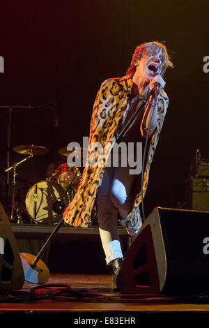 Chicago, Illinois, USA. 27. Sep, 2014. Sänger MATT SHULTZ Cage the Elephant-Band tritt im United Center in Chicago, Illinois © Daniel DeSlover/ZUMA Draht/Alamy Live News Stockfoto