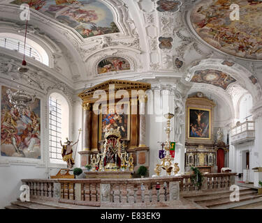 DE - Bayern: Innenraum der Pfarrkirche St. Quirinus in Tegernsee (zuvor ein Benediktinerkloster) Stockfoto