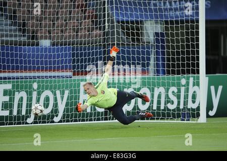 Parc des Princes, Paris, Frankreich. 29. September 2014.  Barcelona-Zug vor ihrem Phasen Champions League Gruppenspiel gegen Paris Saint-Germain. Marc-Andre ter Stegen (FC Barcelona) Credit: Action Plus Sport Bilder/Alamy Live News Stockfoto