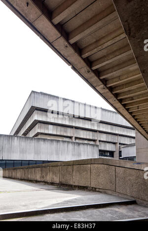 Paradies Ort und Paradies-Forum und die alten Birmingham Central Library, (inzwischen abgerissenen 2016) Birmingham, England, UK Stockfoto