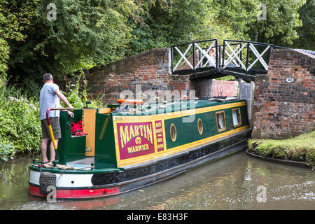 Narrowboat auf der Stratford-upon-Avon Canal, Warwickshire, England, UK Stockfoto