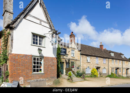 Fachwerkbauten, Lacock, Wiltshire, England, UK Stockfoto