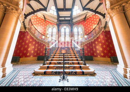 Zentraltreppe des St. Pancras Renaissance London Hotel, London, England, UK Stockfoto