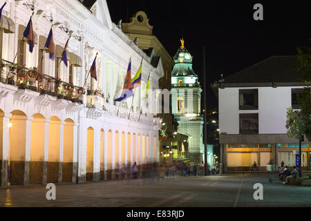 Der Palast des Erzbischofs in Chile Straße im Plaza Grande (Hauptplatz) im Zentrum Stadt in Quito, Ecuador Stockfoto