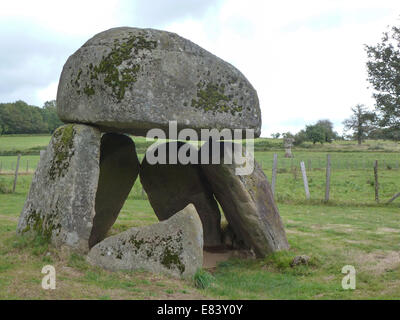 alten Menhir von St. Priest la Feuille in Frankreich Stockfoto