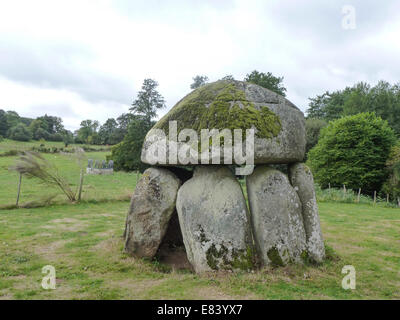 alten Menhir von St. Priest la Feuille in Frankreich Stockfoto