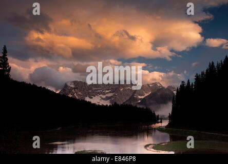 Lago di Misurina / Misurina See, mit marginalen Fen, Blick in Richtung der Sorapis Gruppe, Abendlicht; Dolomiten, Italien Stockfoto