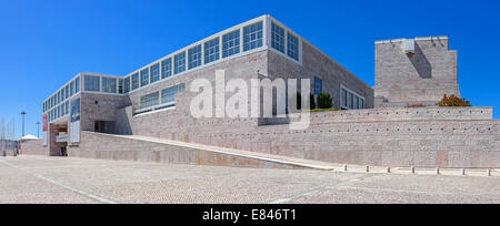 Haupteingang des Centro Cultural de Belém. Museum und Kulturzentrum Gehäuse Berardo Sammlung und Konzerte. Lissabon. Stockfoto