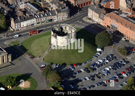 Luftaufnahme von Cliffords Turm Burg, York, England, UK Stockfoto