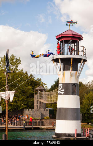 Piraten Skelett Bucht - Stunt Show, Legoland Windsor Resort, Windsor, Berkshire, England, Vereinigtes Königreich. Stockfoto