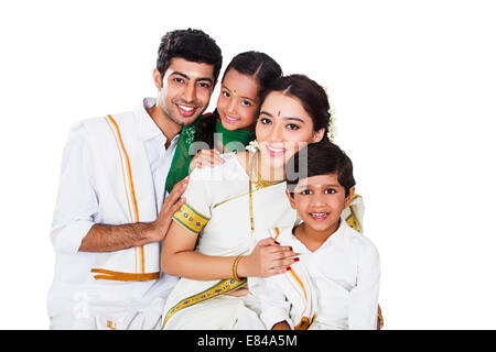 South Indian Familie sitzen Stockfoto