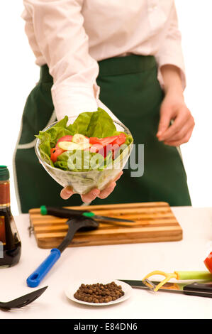 Frau mit Salat. Stockfoto