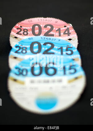 UK-Discs Steueränderungen fand am 1. Oktober 2014 statt. Es ist nicht mehr eine Anforderung für Kraftfahrzeuge eine Vignette angezeigt werden Stockfoto