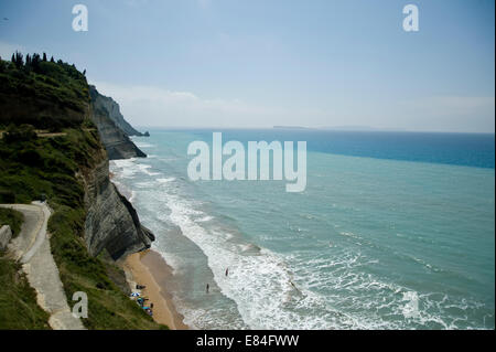 Die Küste und Strände am Kap Drastis im Nordwesten auf der Insel Korfu in Griechenland Stockfoto