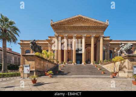 Das Teatro Massimo in Palermo ist Italiens größter und Europas drittgrößte Opernhaus, Sizilien, Italien, Europa Stockfoto