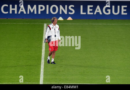 Leverkusen, Deutschland. 30. September 2014. Benfica Lisbon Trainer Jorge Jesus während der letzten Trainingseinheit in Leverkusen, Deutschland, 30. September 2014. Bayer Leverkusen spielt Benfica Lissabon in der Champions Leage Gruppe C vorläufige Spiel am 1. Oktober 2014. Foto: FEDERICO GAMBARINI/Dpa/Alamy Live News Stockfoto