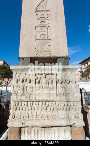 Die Basis des Obelisken Theodosius im historischen Zentrum, im Hippodrome, Istanbul Türkei Stockfoto