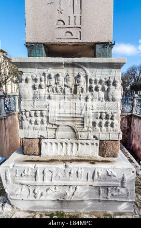 Die Basis des Obelisken Theodosius im historischen Zentrum, im Hippodrome, Istanbul Türkei Stockfoto