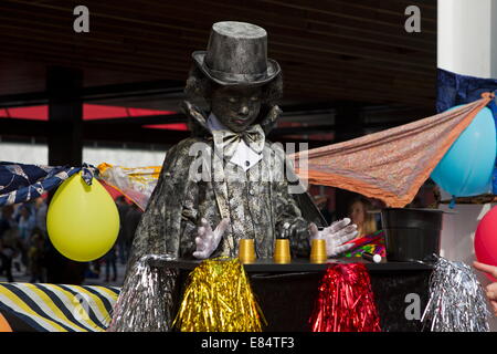 Arnhem, Niederlande - 28. September 2014: porträtiert Künstler Zauberer während Weltmeisterschaften lebenden Statuen in Arnheim Stockfoto