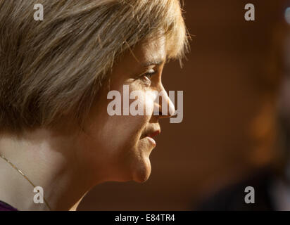 Nicola Sturgeon auf schottische Unabhängigkeit Referendum Wahlkampftour bei Steel Engineering, Glasgow, Schottland. Stockfoto