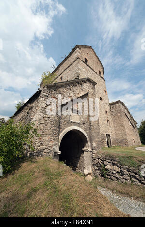 Kushnirska (Kürschner) Turm und Vitryani Tor in Kamyanets-Podilsky (erbaut im Jahre 1585) Stockfoto