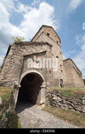 Kushnirska (Kürschner) Turm und Vitriani Tor in Kamenez-Podolsk (erbaut im Jahre 1585) Stockfoto