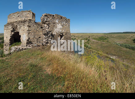 Burgruine in Zhvanets (15.-17. Jahrhundert, Kamyanets Podilsky Styr, Khmelnytsky Region, Ukraine) Stockfoto