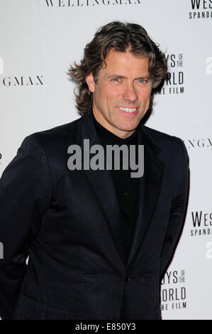 London, UK. 30. September 2014. John Bishop teilnehmen die Europäische Premiere of Soul Boys der westlichen Welt in der Royal Albert Hall London, UK am 30. September 2014. Bildnachweis: Peter Phillips/Alamy Live-Nachrichten Stockfoto