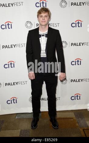 PaleyFest 2014 - "American Horror Story: Coven" Präsentation am Doby Theatre in Hollywood.  Mitwirkende: Evan Peters wo: Los Angeles, California, Vereinigte Staaten von Amerika bei: 28. März 2014 Stockfoto