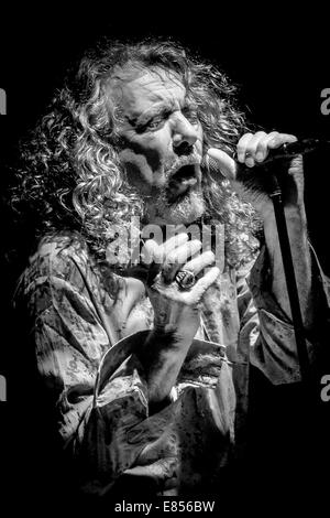 Toronto, Ontario, Kanada. 30. September 2014. Legendären Led Zeppelin-Sänger ROBERT PLANT durchgeführt ausverkaufter Show at Massey Hall. Bildnachweis: Igor Vidyashev/ZUMA Draht/Alamy Live-Nachrichten Stockfoto