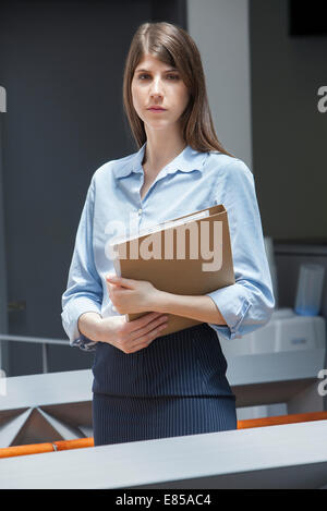 Junge Geschäftsfrau, portrait Stockfoto