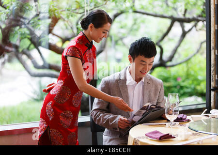 Hotel-Service-Mitarbeiter Stockfoto