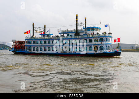 Paddel Boot Fähre Louisiana Star, Hamburg Hafen, Deutschland, Europa. -September 2014 Stockfoto