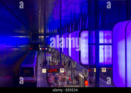 Lichtinstallation in der HafenCity Universität U-Bahn u-Bahn-Linie U4-Station, HafenCity, Hamburg, Deutschland, Europa. -September 2014 Stockfoto