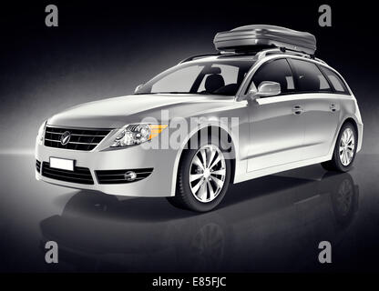 Silber Sport Utility Vehicle in schwarzem Hintergrund Stockfoto