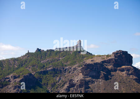 Gran Canaria, Caldera de Tejeda, Roque Nublo und Felsformationen El Friale (der Mönch) Stockfoto