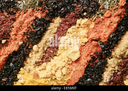 Multi farbige Hintergrund von verschiedenen orientalischen Gewürzen Stockfoto