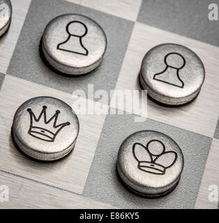 Foto von Metall Schach Runde Form. Stockfoto